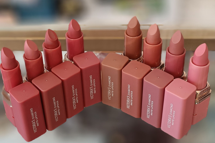 رژ لب ویکتوریا